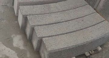 汉中芝麻白弧形路牙石