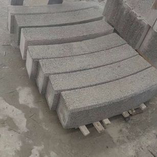 汉中芝麻白弧形路牙石