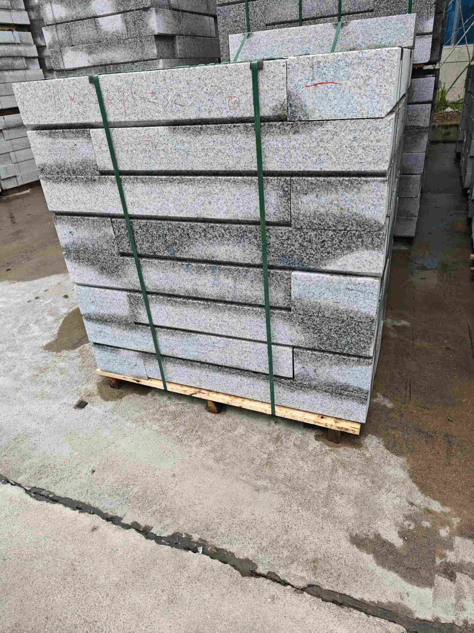 汉中芙蓉白路牙石，马路牙子