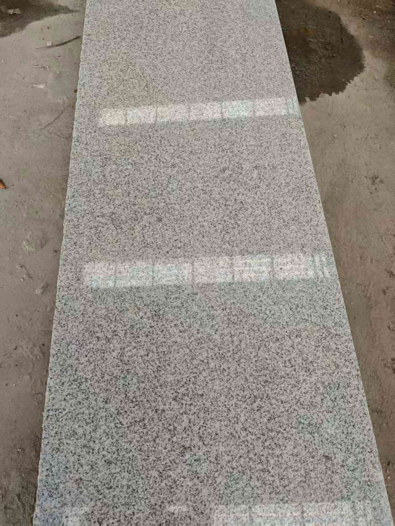 汉中芝麻白光面毛板